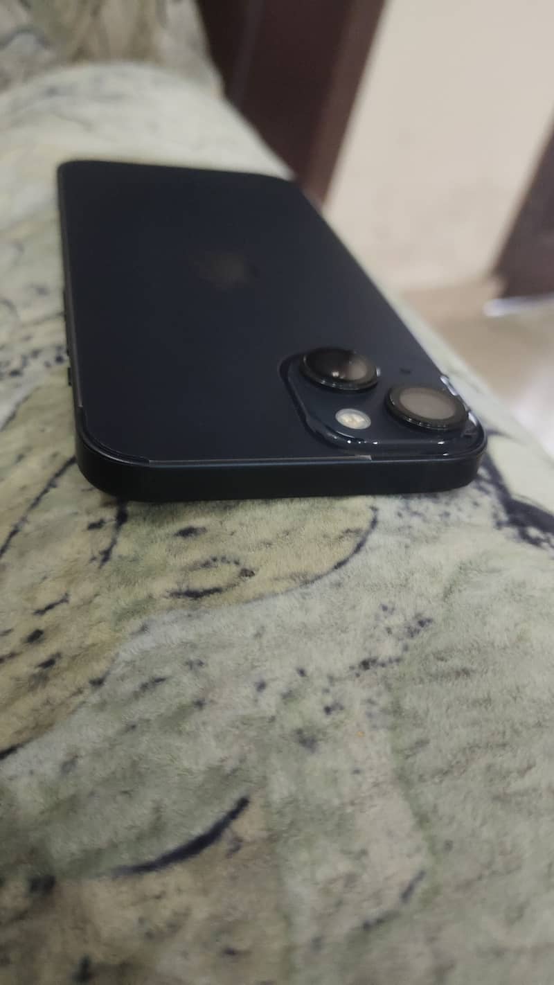 Apple iPhone 13 2