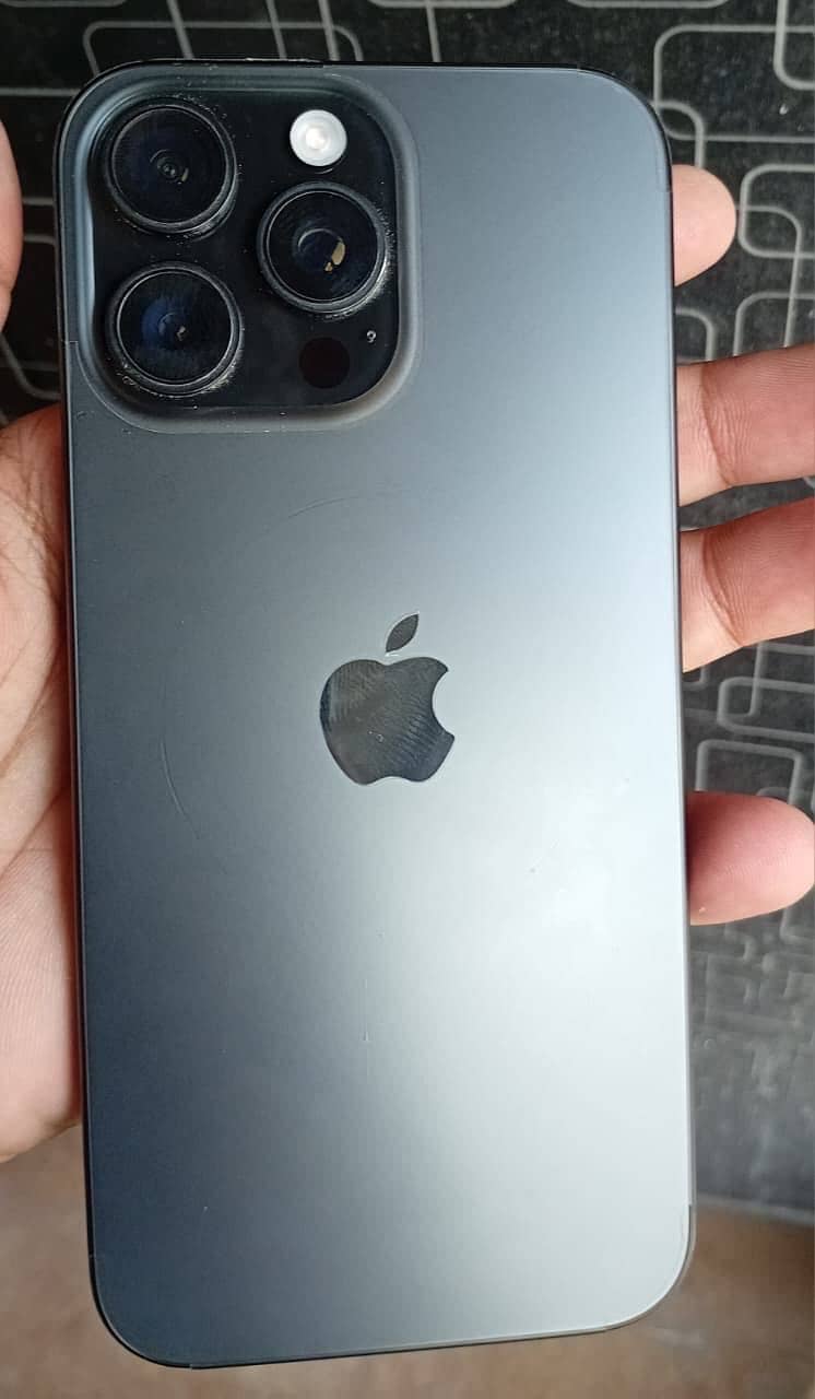 Apple iPhone 16 Pro Max 0