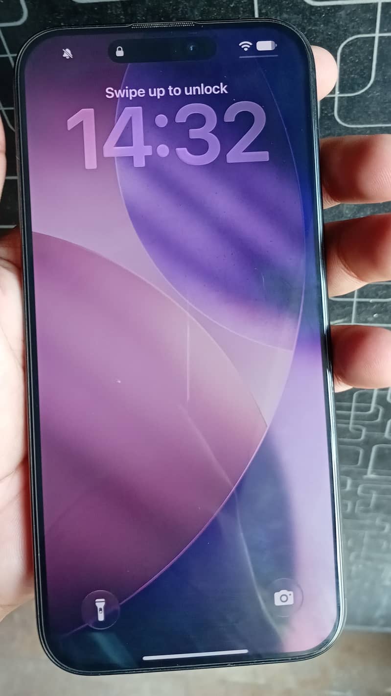 Apple iPhone 16 Pro Max 1