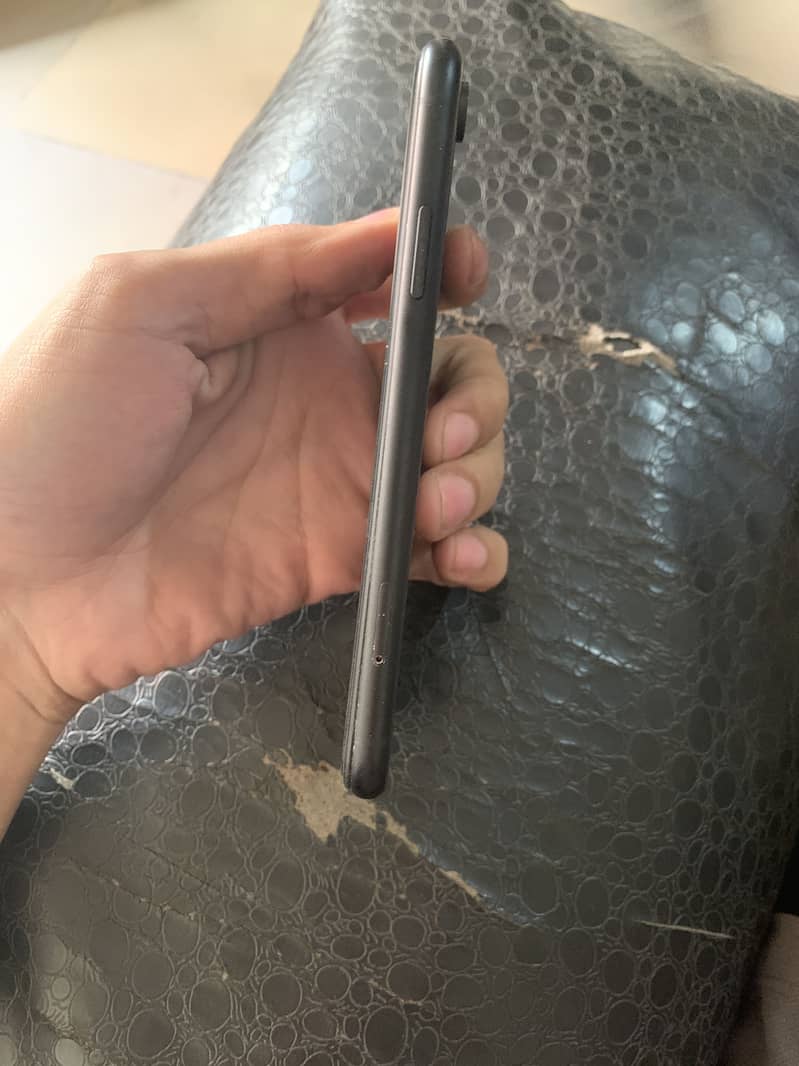 Apple iPhone XR 2