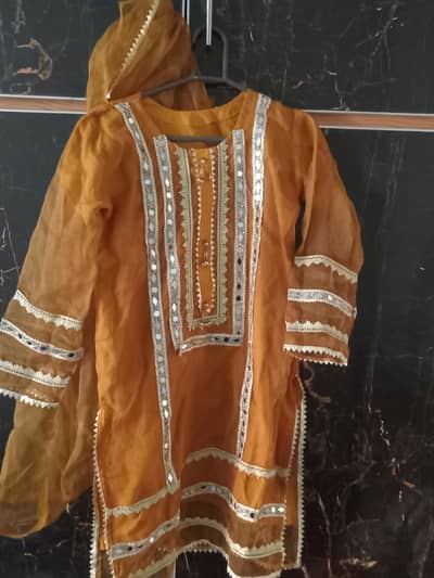 3 pieces mustard colour