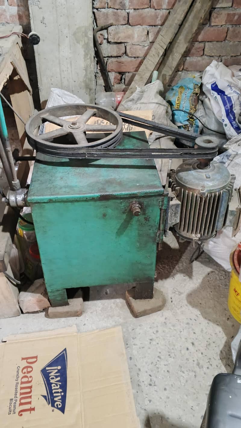 Small Scale Plastic Injection Molding Machine / Plastic Dana Machine 2