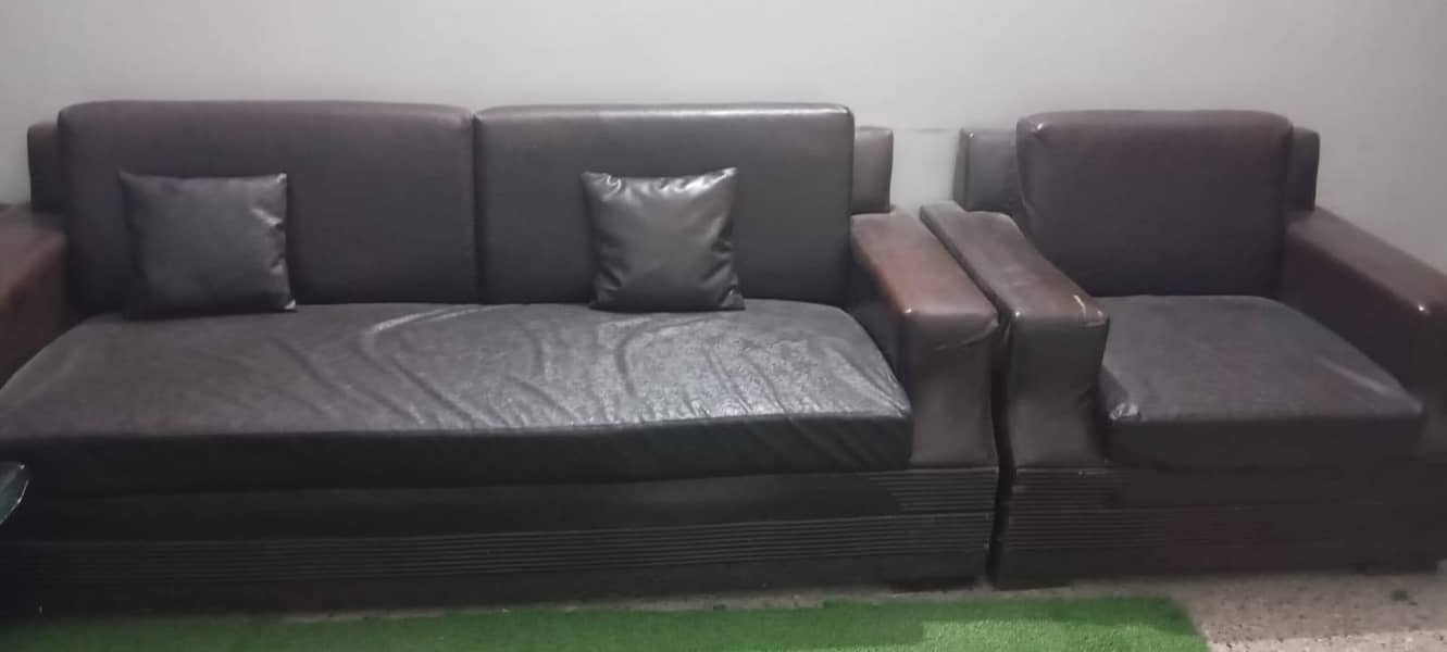 7 seater sofa with table 0
