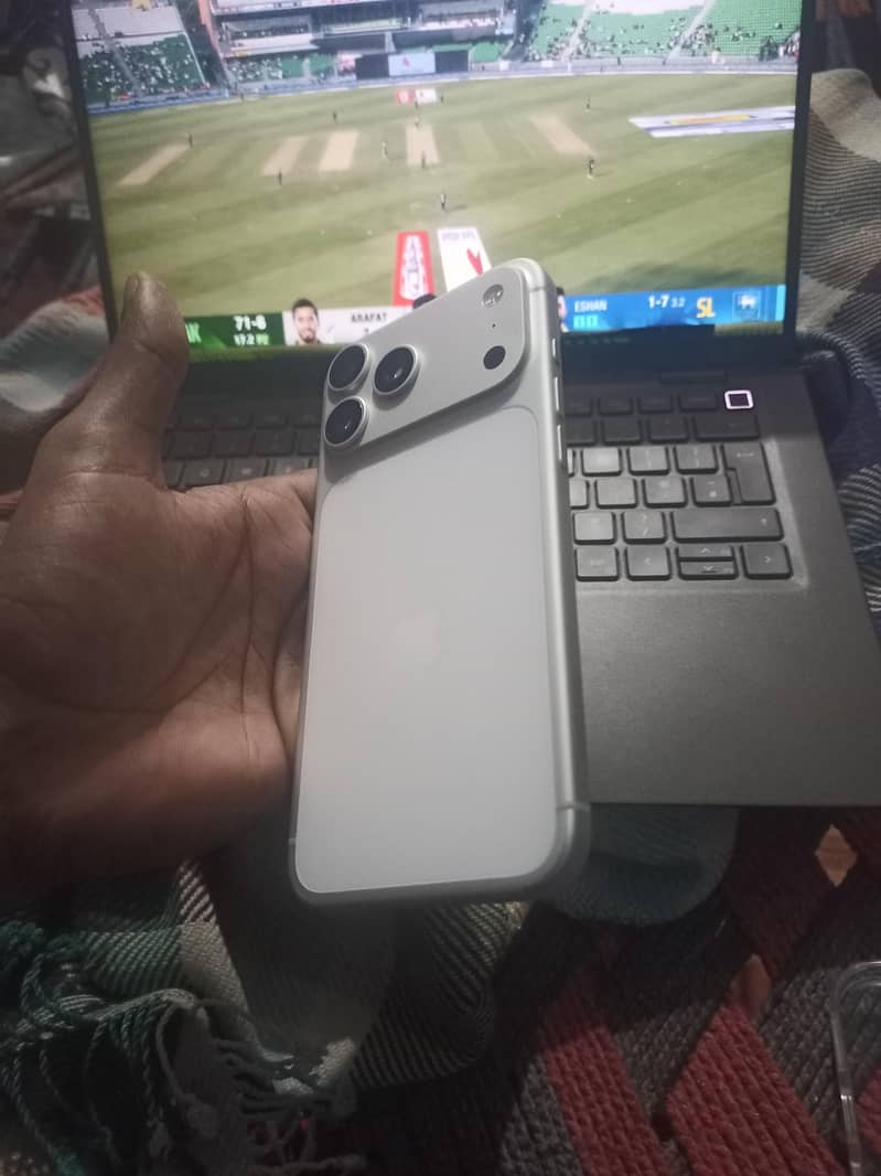 Apple iPhone 17 Pro Max 1