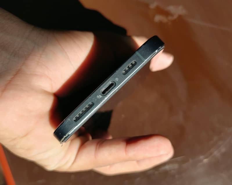 Apple iPhone 12 Pro Max 4