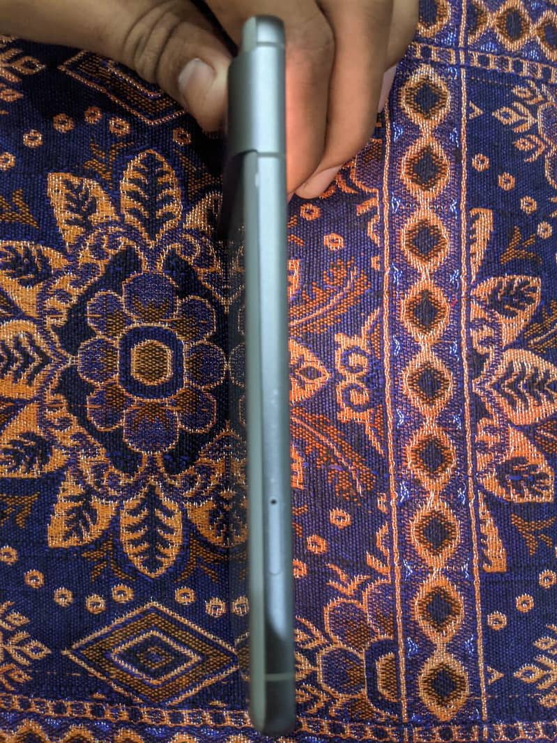 Google Pixel 8 6