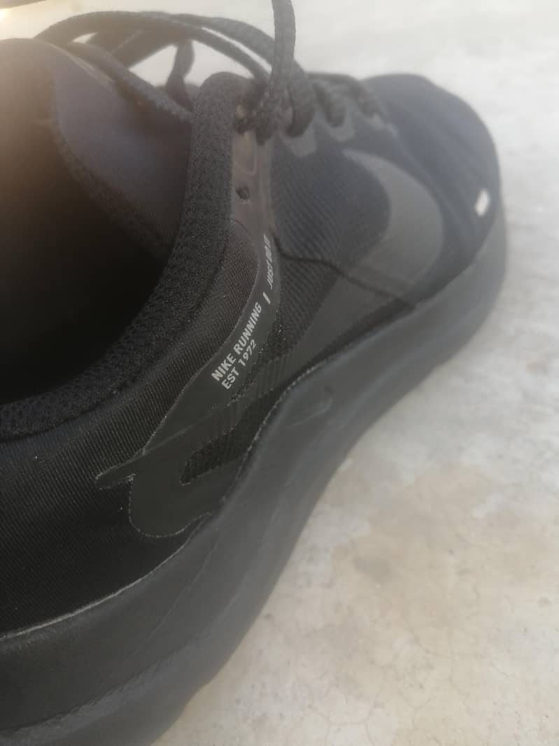 Nike. 0