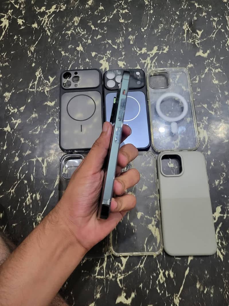 Apple iPhone 13 Pro Max 4