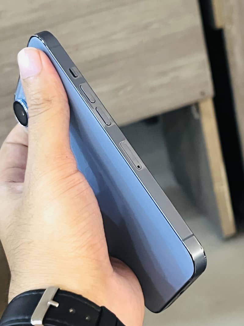 Apple iPhone 13 Pro 3