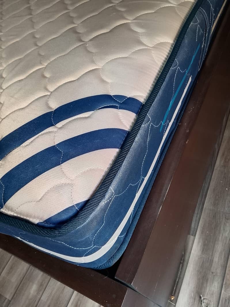 mattress 0