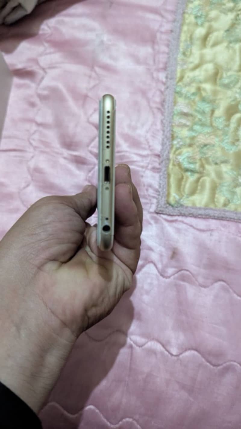 Apple iPhone 6S Plus 4