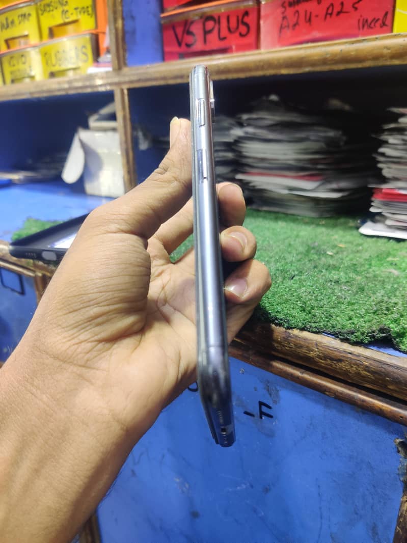 Apple iPhone XS Max 1