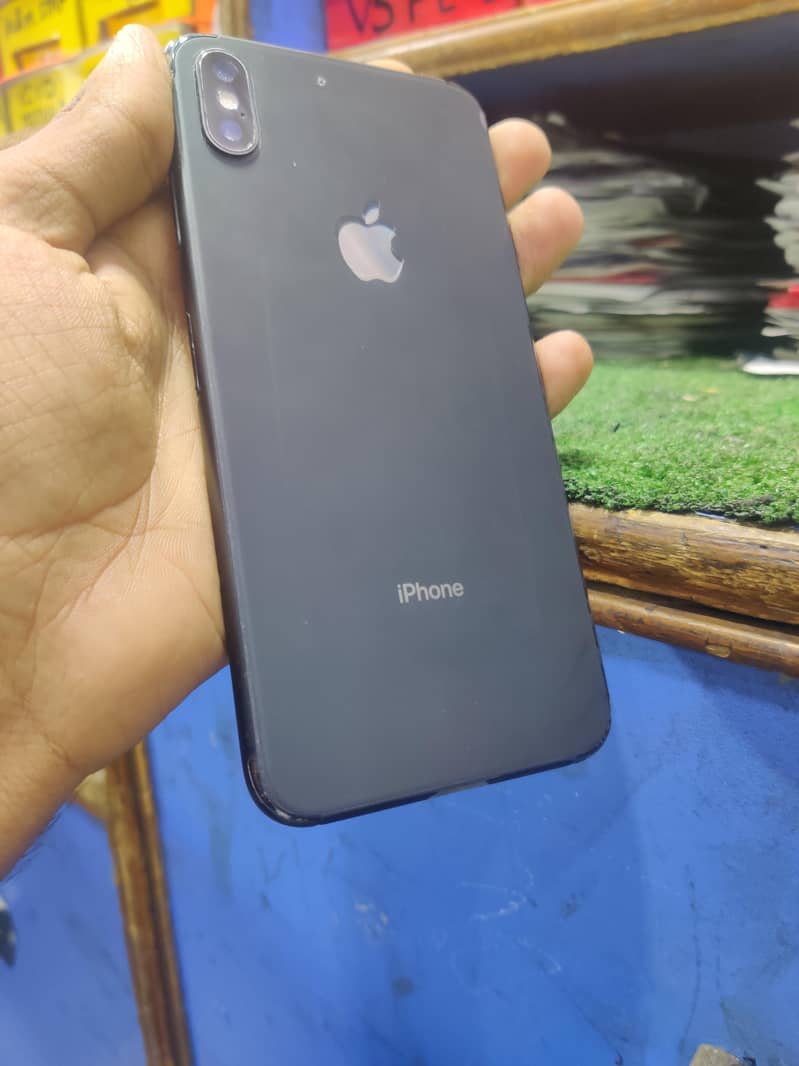 Apple iPhone XS Max 5