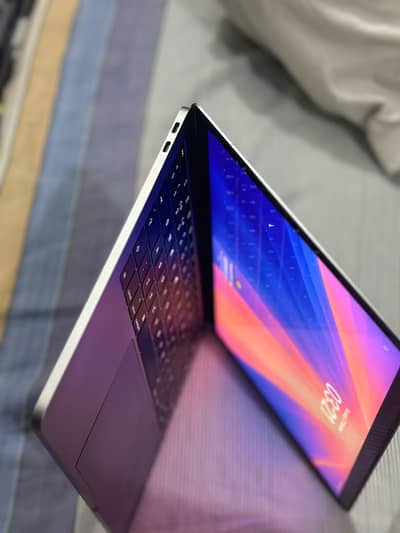 Apple MacBook Pro 13-inch (2016) — 16GB RAM | Rs. 60,000