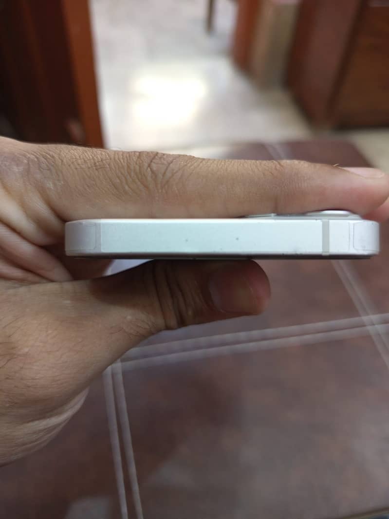 Apple iPhone 13 3