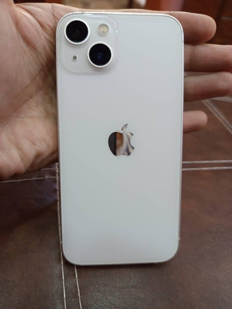 Apple iPhone 13 4