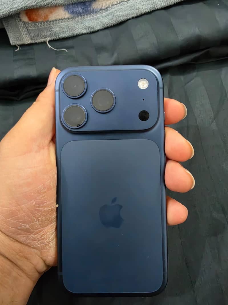Apple iPhone 17 Pro 6