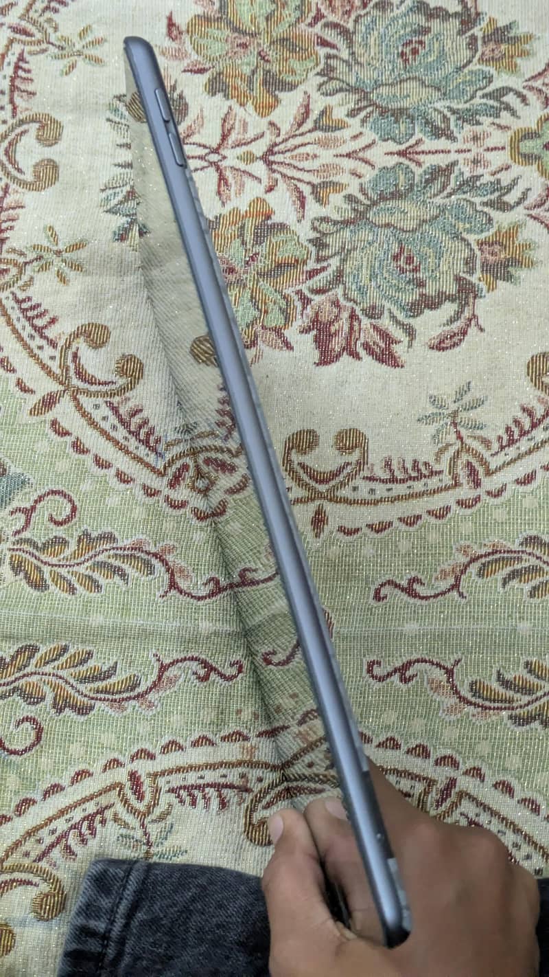 IPAD 9 GENERATION 12