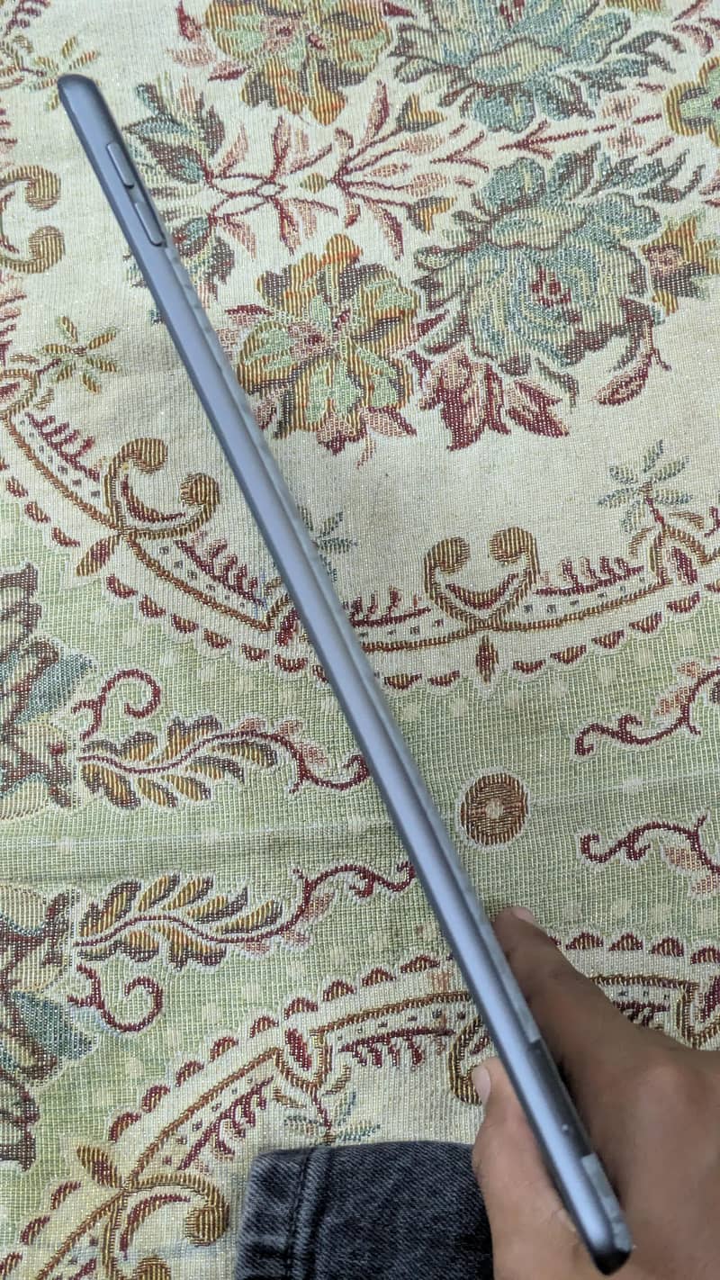 IPAD 9 GENERATION 13