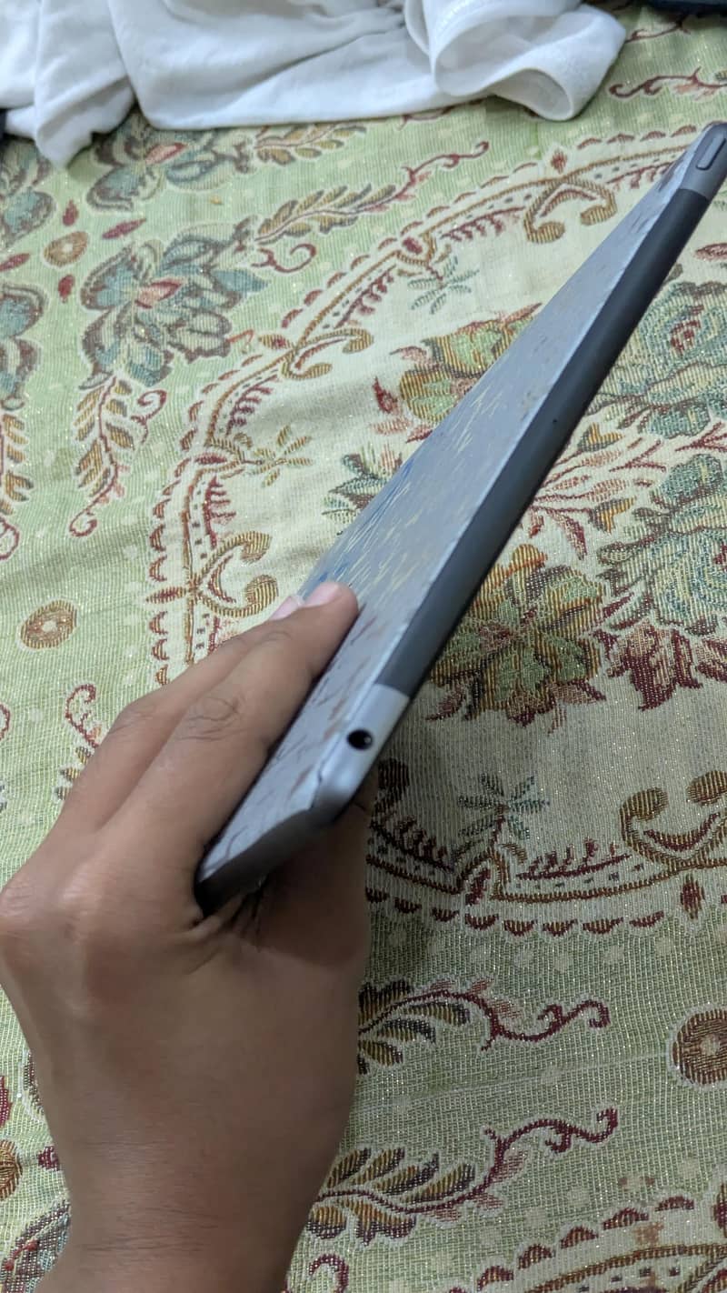 IPAD 9 GENERATION 14