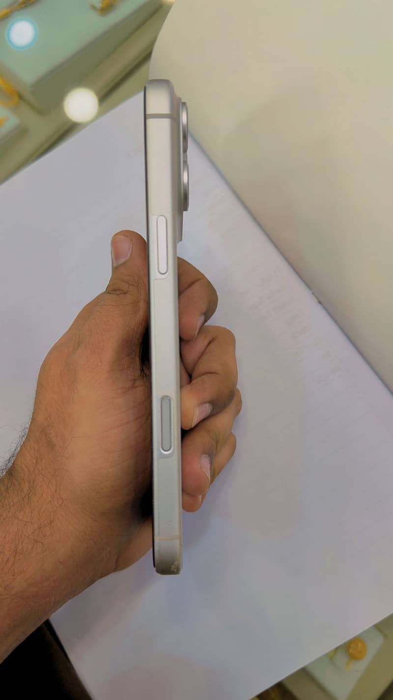 Apple iPhone 17 Pro Max 3
