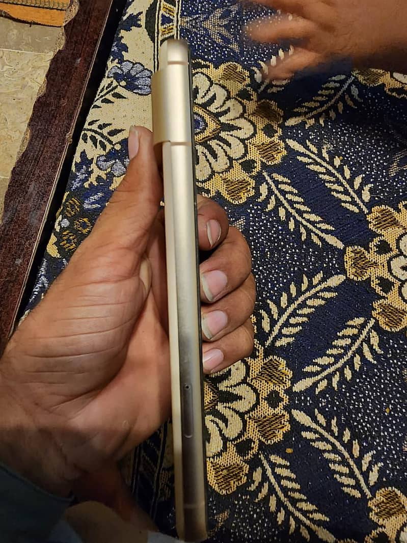 Google Pixel 8 1
