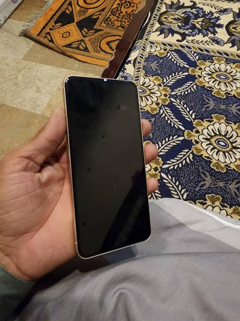 Google Pixel 8 4