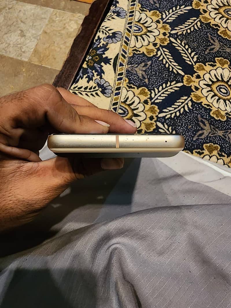 Google Pixel 8 5