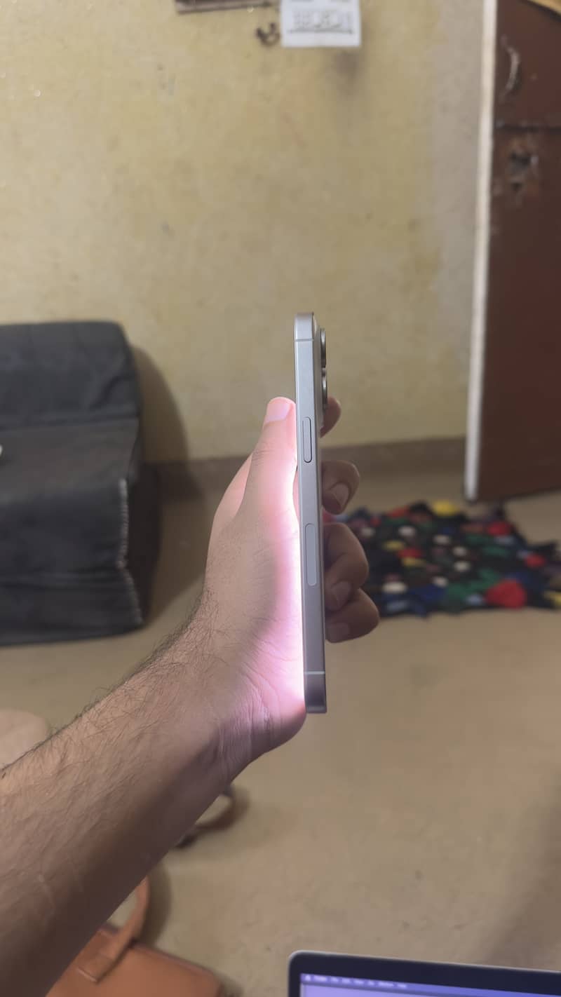 Apple iPhone 15 Pro Max 3