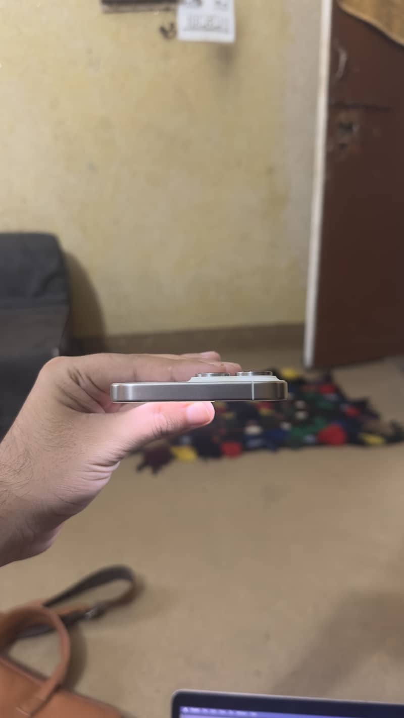 Apple iPhone 15 Pro Max 5