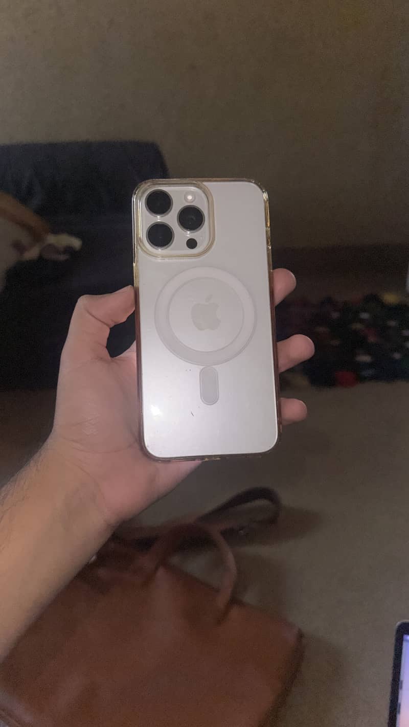 Apple iPhone 15 Pro Max 6
