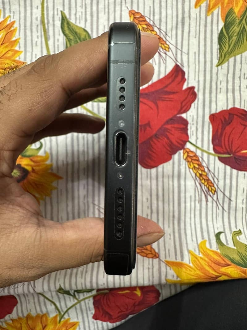 Apple iPhone 15 Pro Max 5