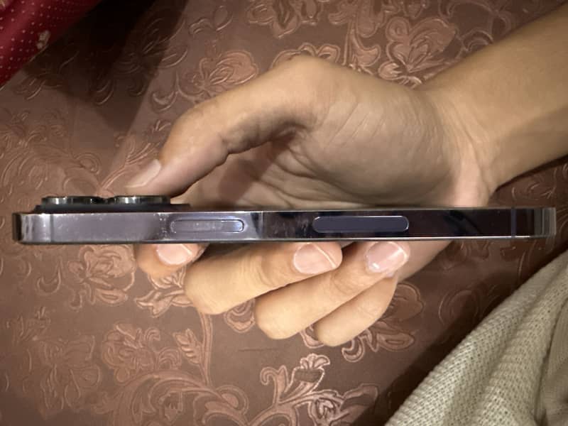 Apple iPhone 14 Pro 1