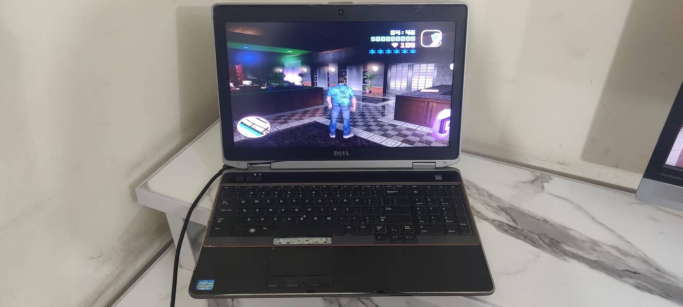 Dell Latitude E6520 0