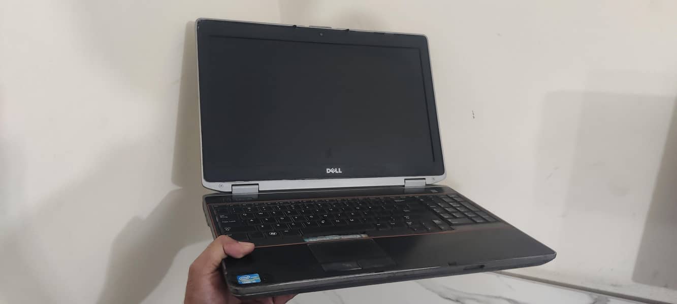 Dell Latitude E6520 1