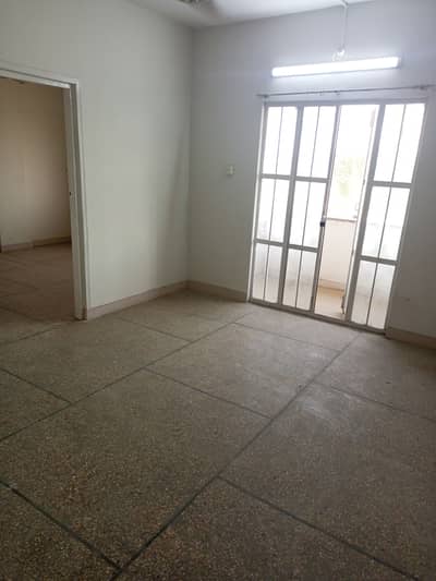 3 BEDS DRAWING DINING BOUNDARY WALL FLAT