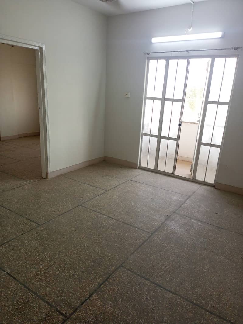3 BEDS DRAWING DINING BOUNDARY WALL FLAT 0