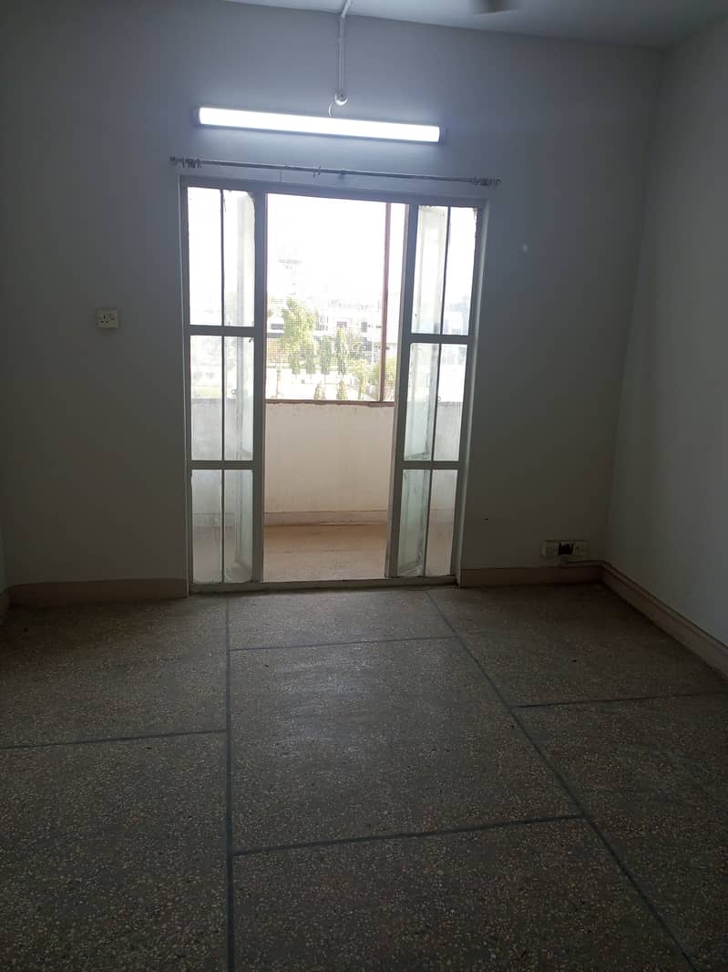 3 BEDS DRAWING DINING BOUNDARY WALL FLAT 2