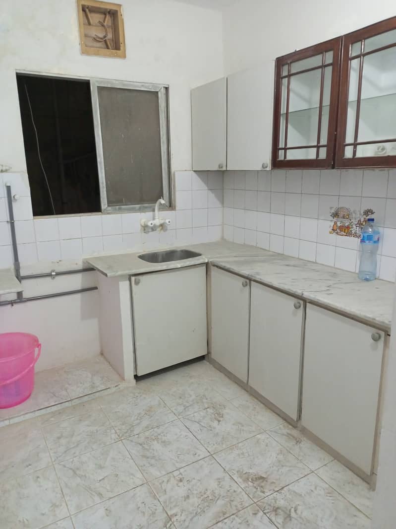 3 BEDS DRAWING DINING BOUNDARY WALL FLAT 9