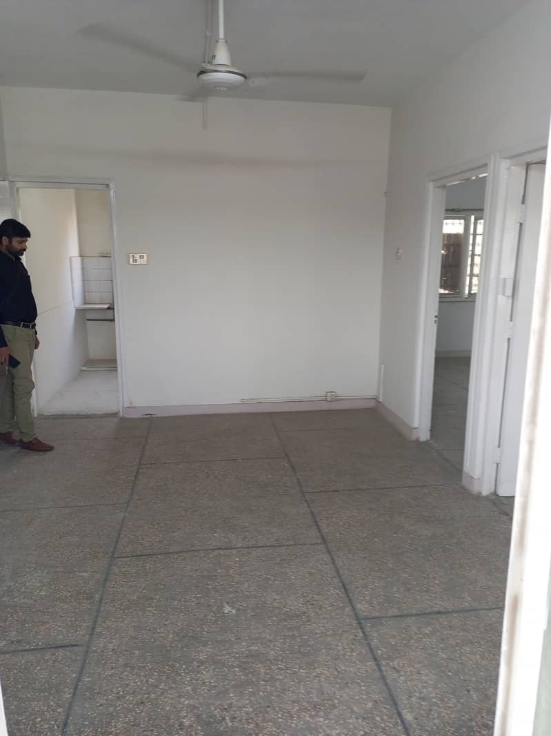 3 BEDS DRAWING DINING BOUNDARY WALL FLAT 12