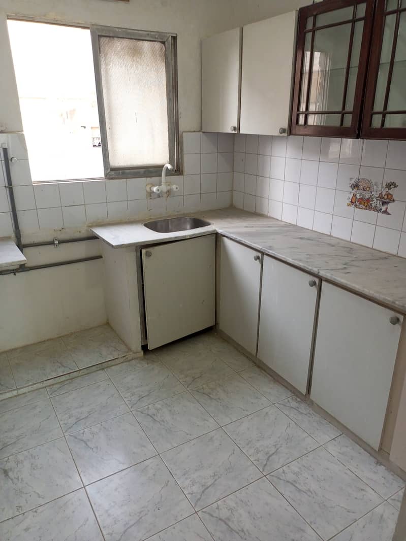 3 BEDS DRAWING DINING BOUNDARY WALL FLAT 13