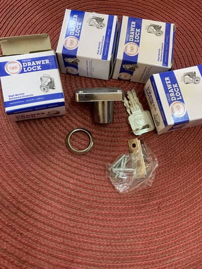 Hardware drawer lock