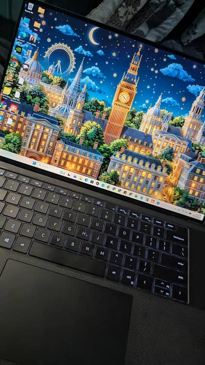 Dell core i7 brand new laptop with 4k touch screen 32GB/512GB