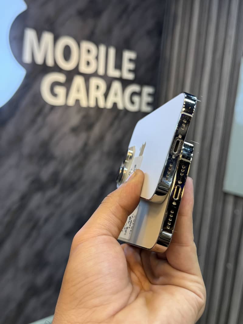 Apple iPhone 14 Pro 2