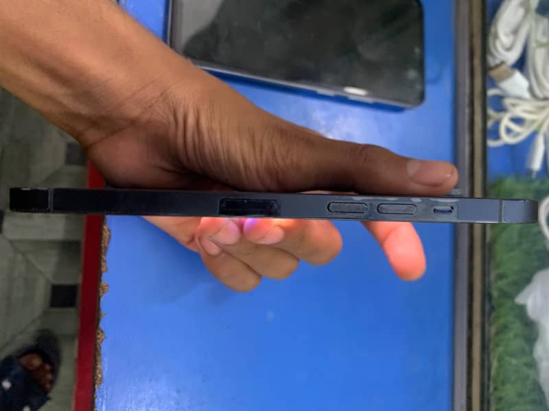 Apple iPhone 12 Pro Max 6