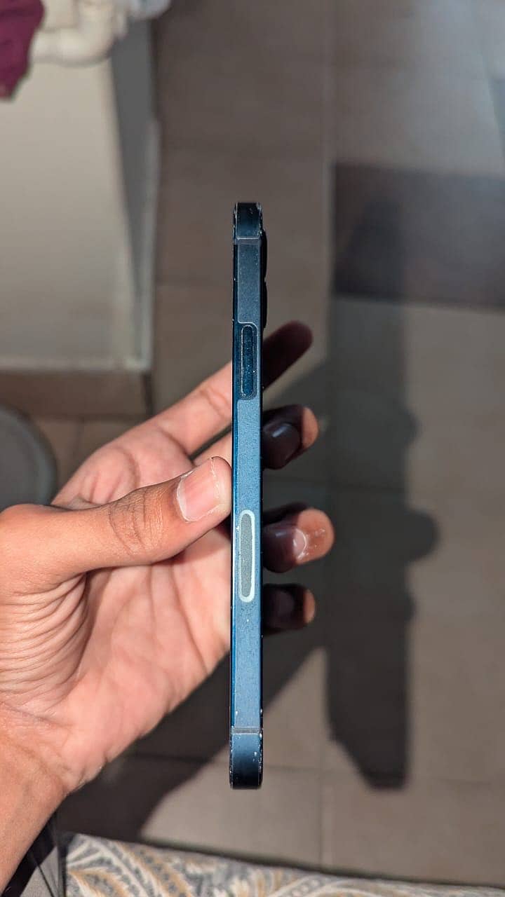 Apple iPhone 12 2