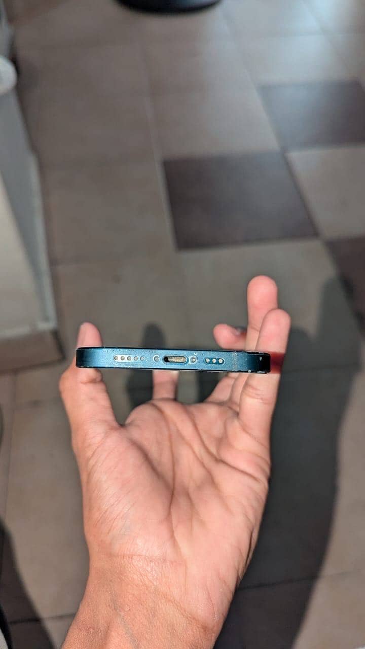 Apple iPhone 12 3