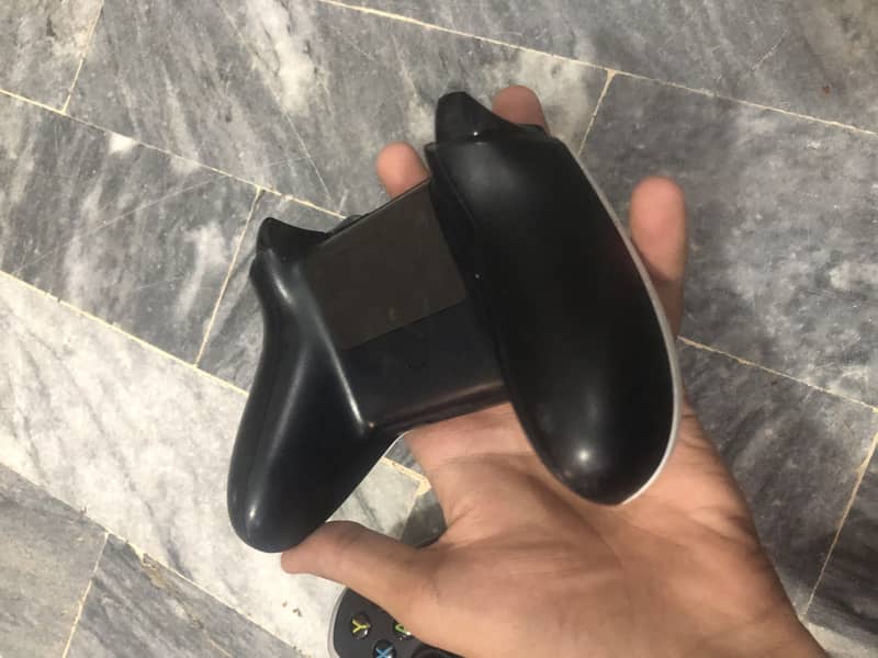 Xbox one controller available 2