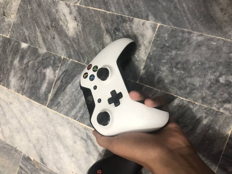 Xbox one controller available 3