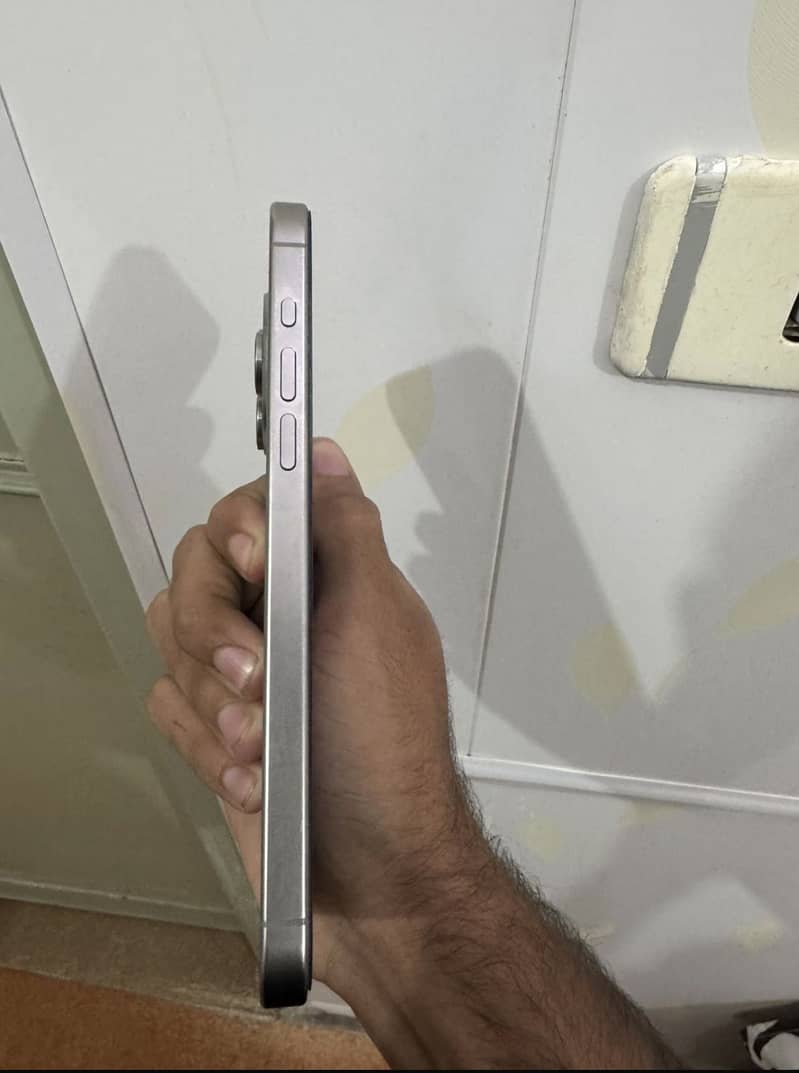 Apple iPhone 15 Pro Max 2